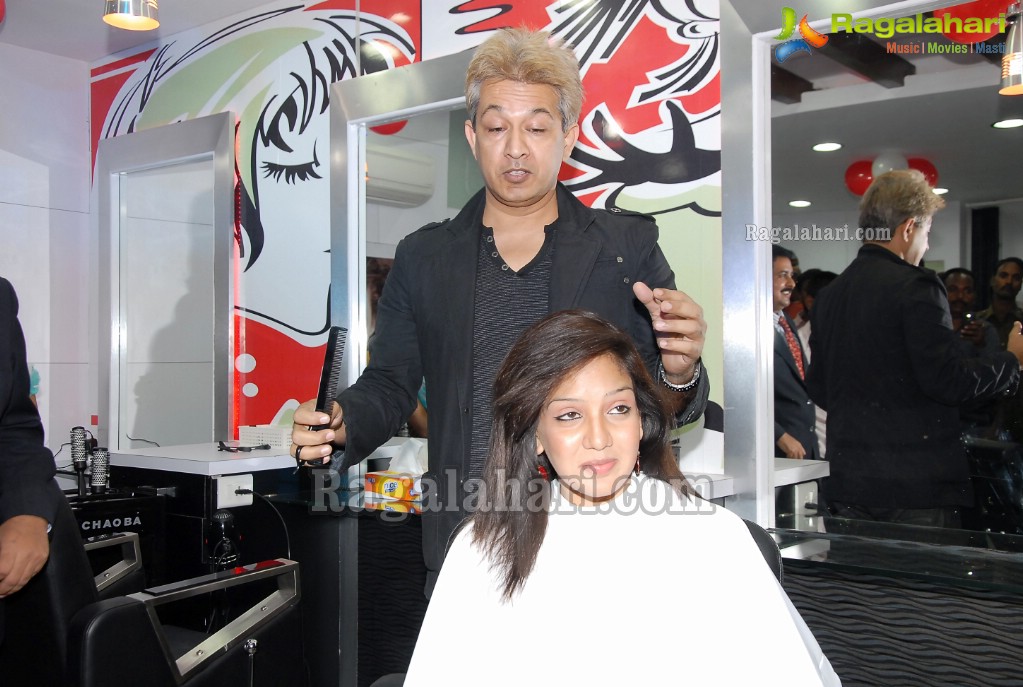 Jawed Habib Hair & Beauty Studio Launch at Rajbhavan Road