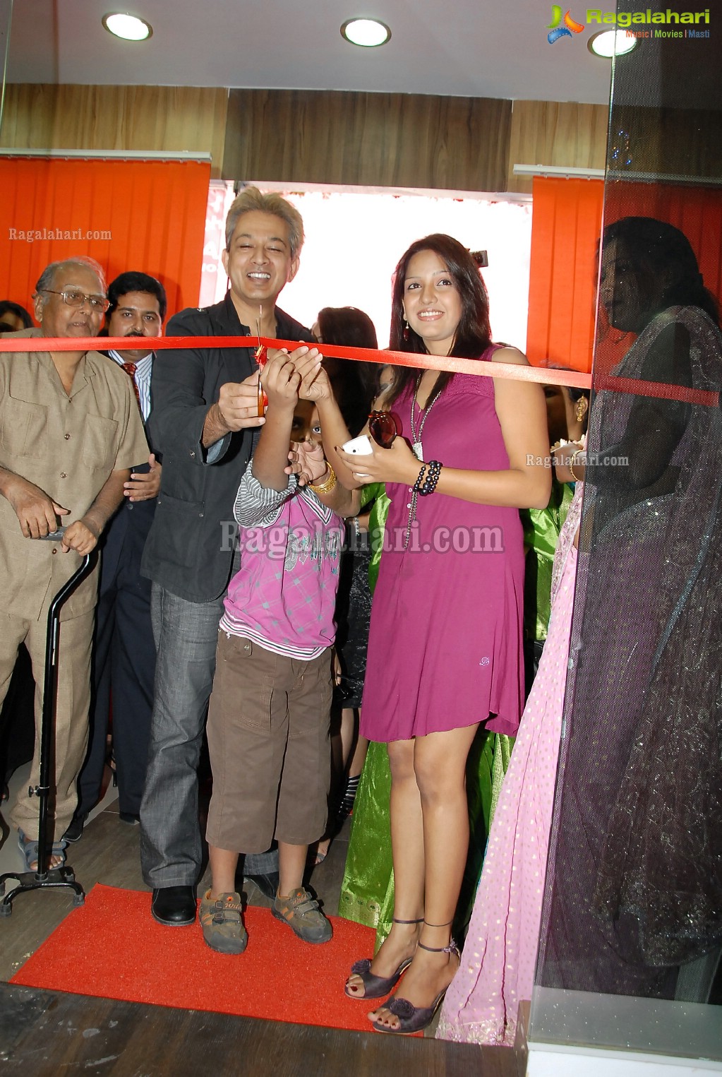 Jawed Habib Hair & Beauty Studio Launch at Rajbhavan Road