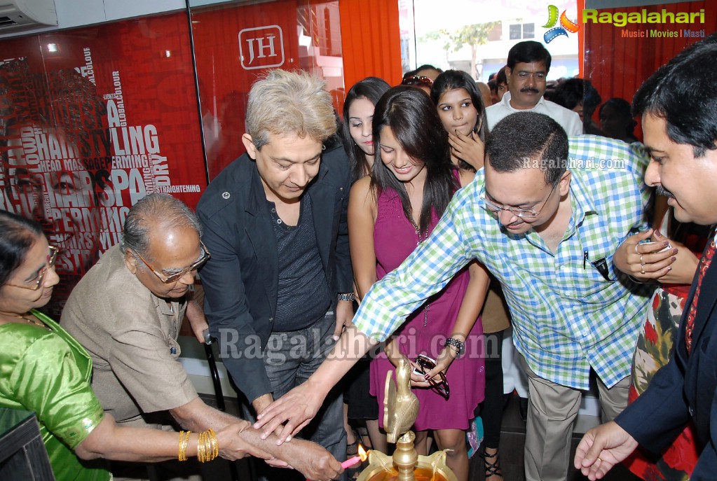 Jawed Habib Hair & Beauty Studio Launch at Rajbhavan Road