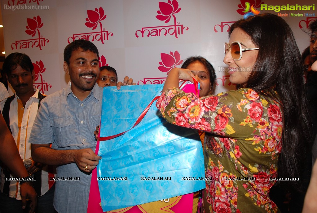 Vidya Balan launches 'Divine Wedding Collections' at Mandir, Hyd