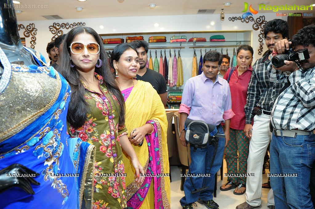 Vidya Balan launches 'Divine Wedding Collections' at Mandir, Hyd