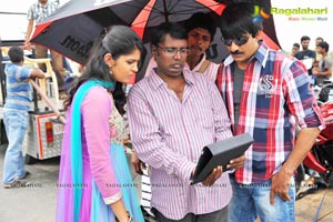 Nippu Working Stills