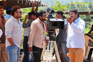 Nippu Working Stills