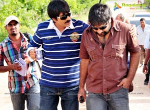 Nippu Working Stills