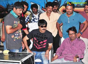 Nippu Working Stills