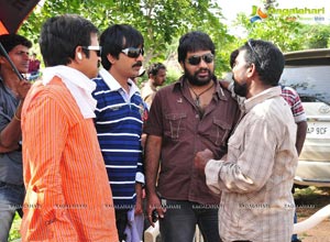 Nippu Working Stills