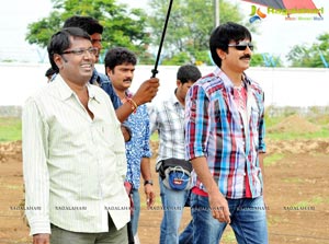 Nippu Working Stills