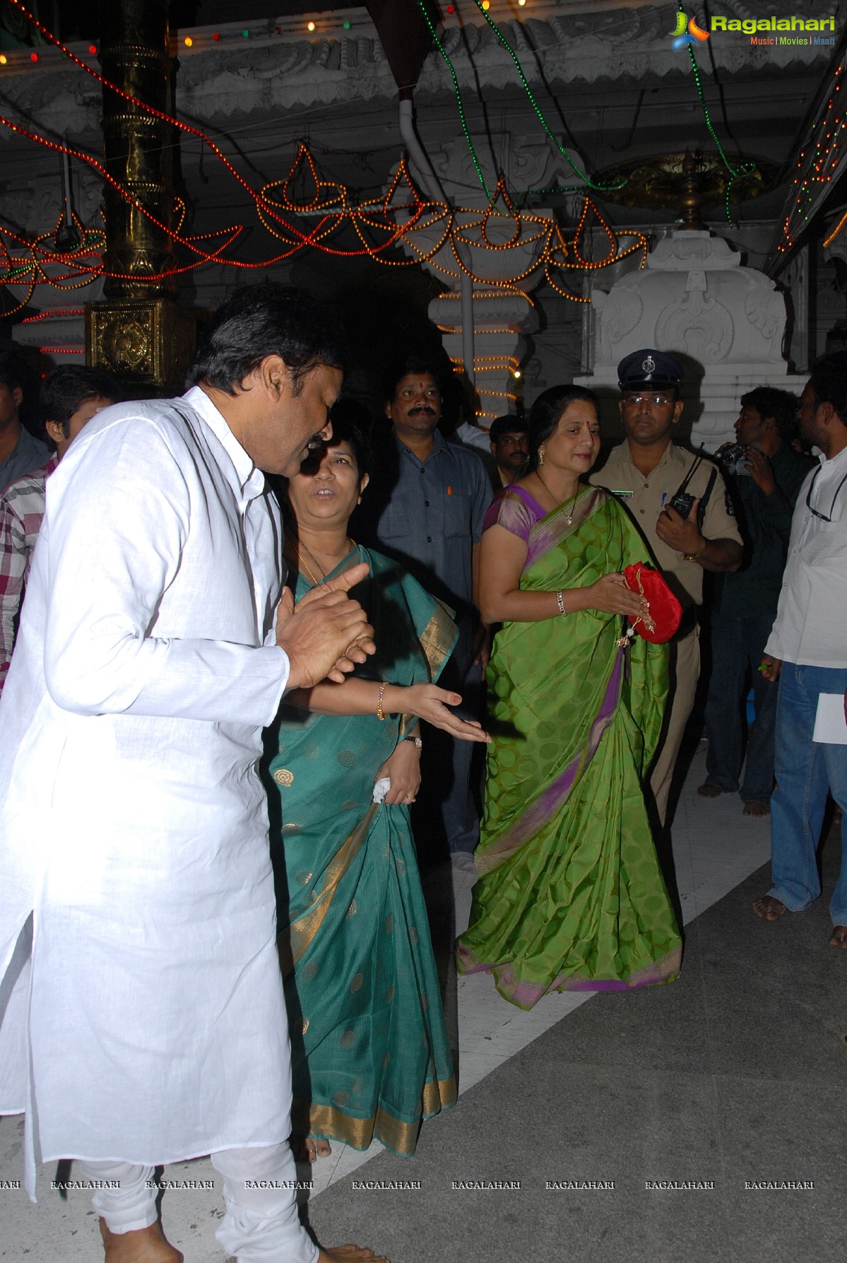 Chiranjeevi visits Film Nagar Temple