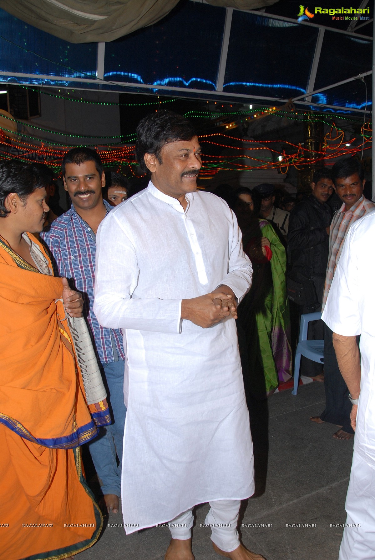 Chiranjeevi visits Film Nagar Temple