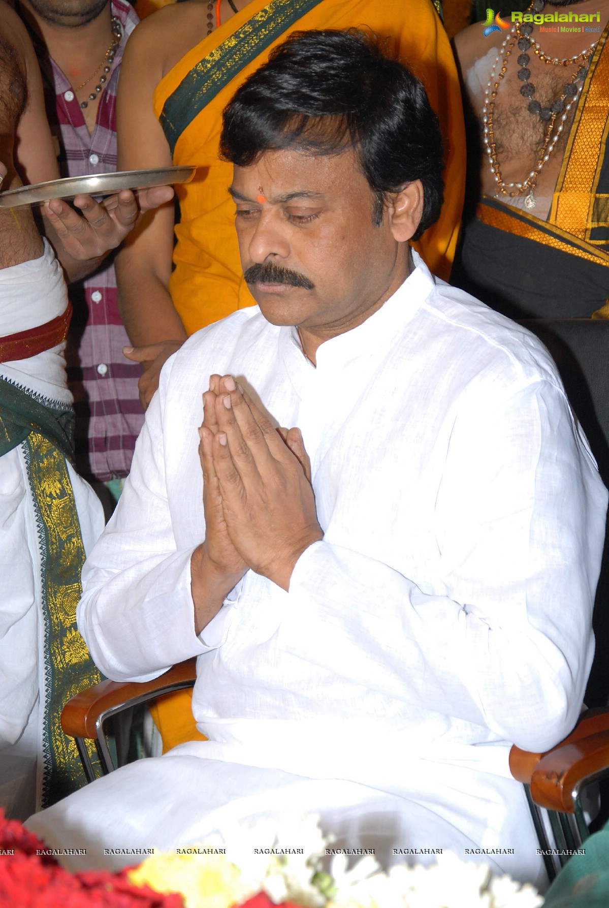 Chiranjeevi visits Film Nagar Temple