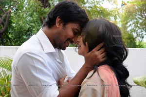 Yeto Vellipoyindhi Manasu