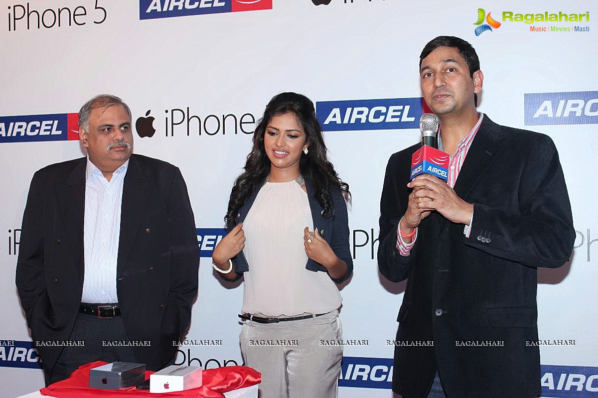 Amala Paul launches Aircel iPhone 5, Chennai