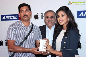 Amala Paul iPhone 5