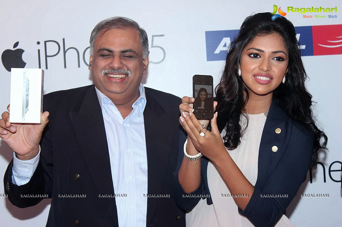 Amala Paul launches Aircel iPhone 5, Chennai