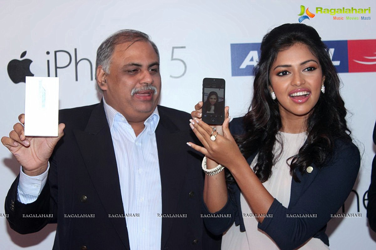 Amala Paul launches Aircel iPhone 5, Chennai