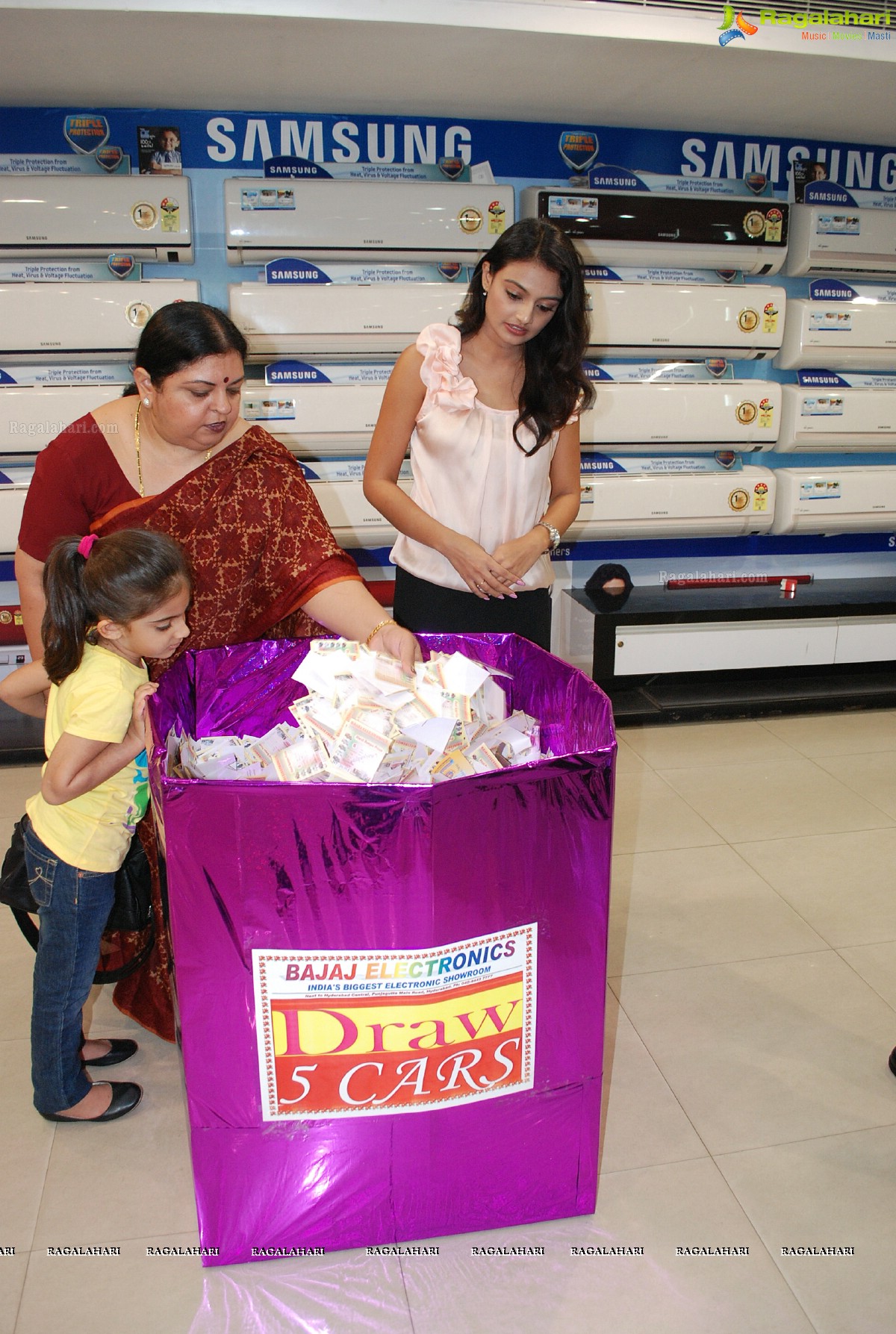 Bajaj Electronics Diwali 2012 Bumper Draw Function, Hyderabad