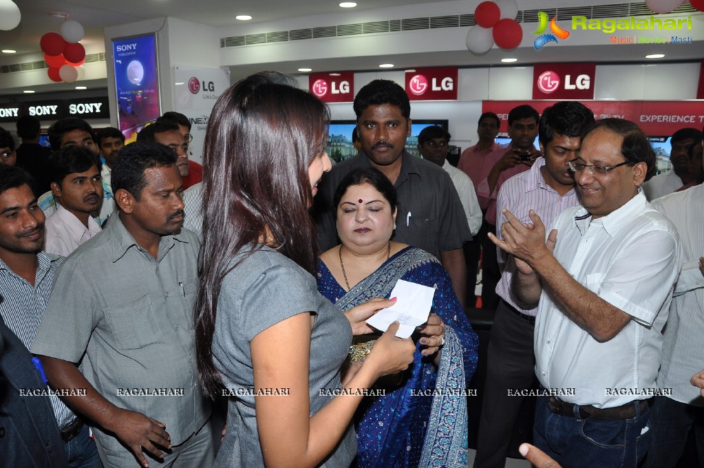 Sanjjanaa inaugurates Bajaj Electronics Showroom at Madhapur, Hyderabad