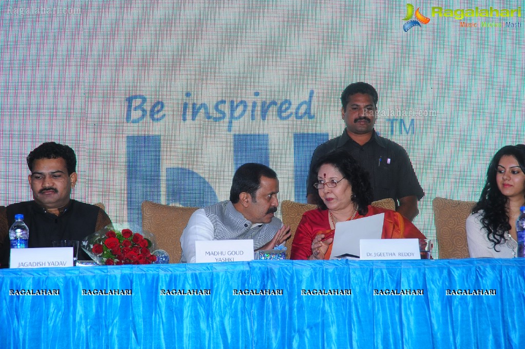 Kamna Jethmalani launches Blu Mobiles, Hyderabad