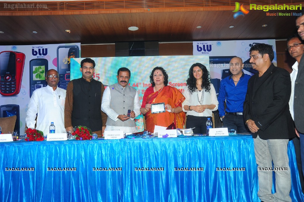 Kamna Jethmalani launches Blu Mobiles, Hyderabad