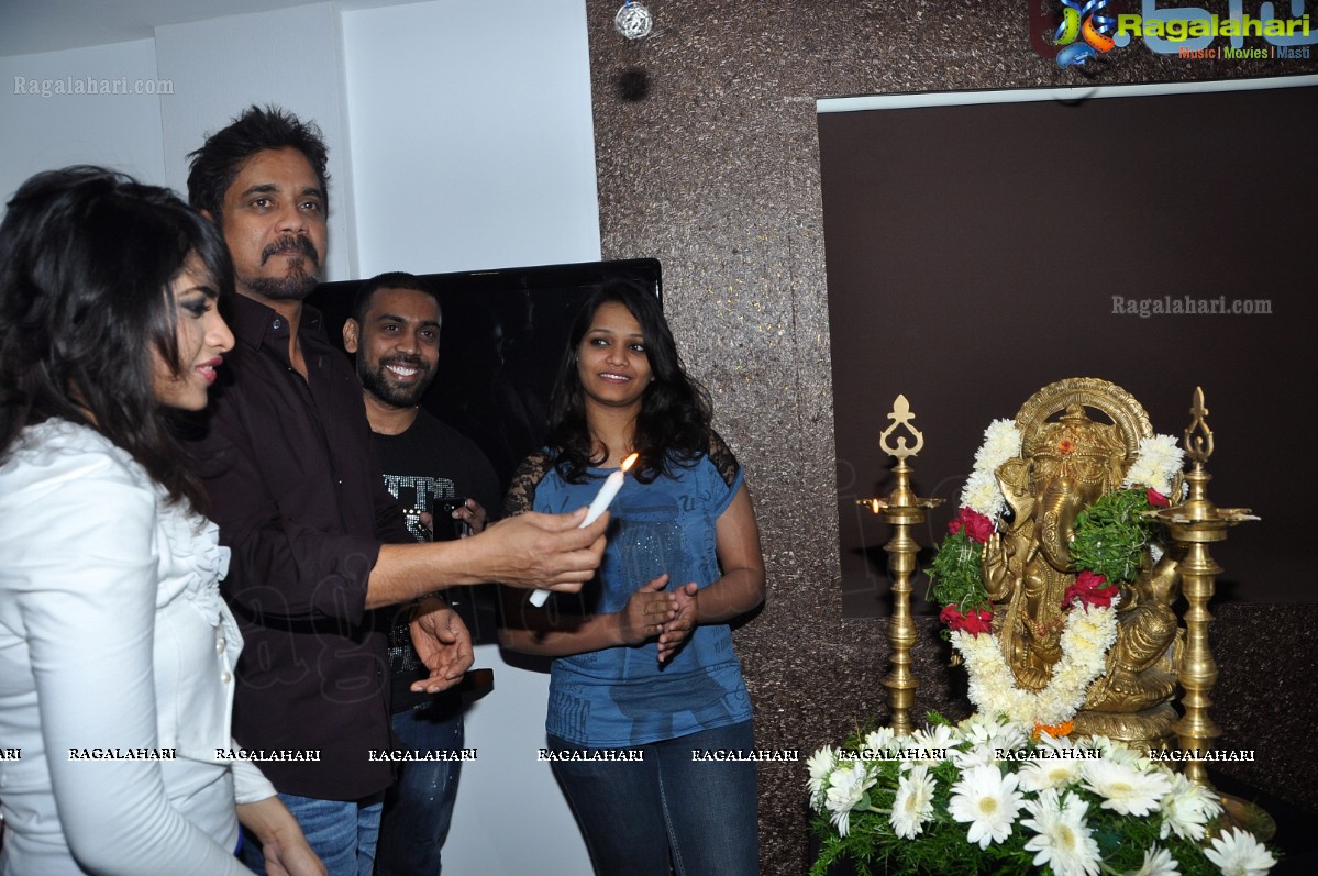 Nagarjuna launches b:blunt Salon, Hyderabad