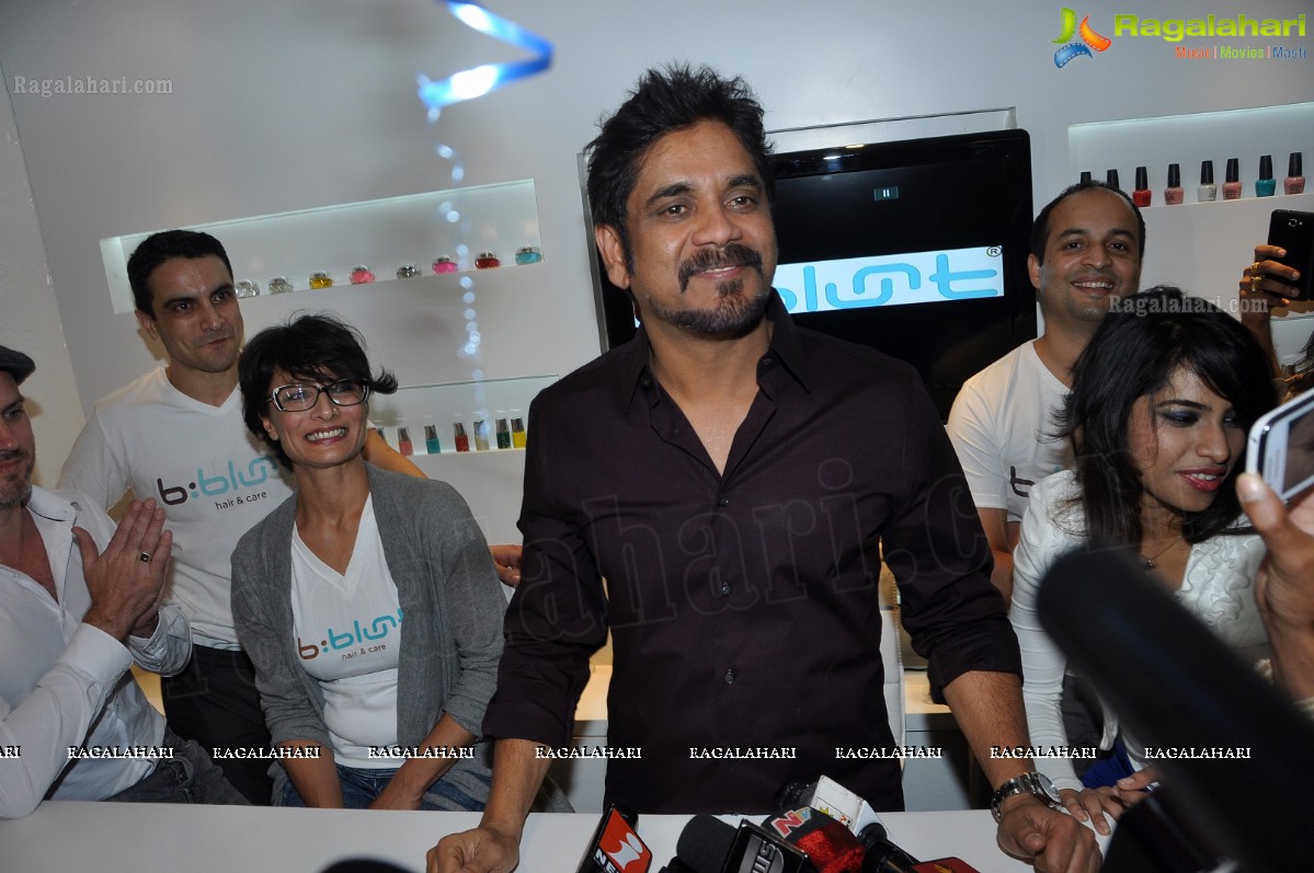 Nagarjuna launches b:blunt Salon, Hyderabad