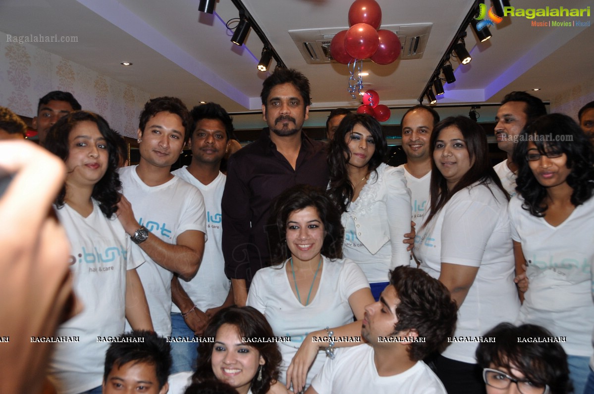 Nagarjuna launches b:blunt Salon, Hyderabad