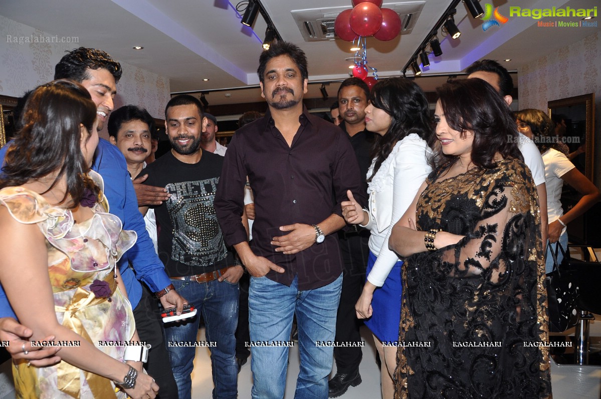 Nagarjuna launches b:blunt Salon, Hyderabad