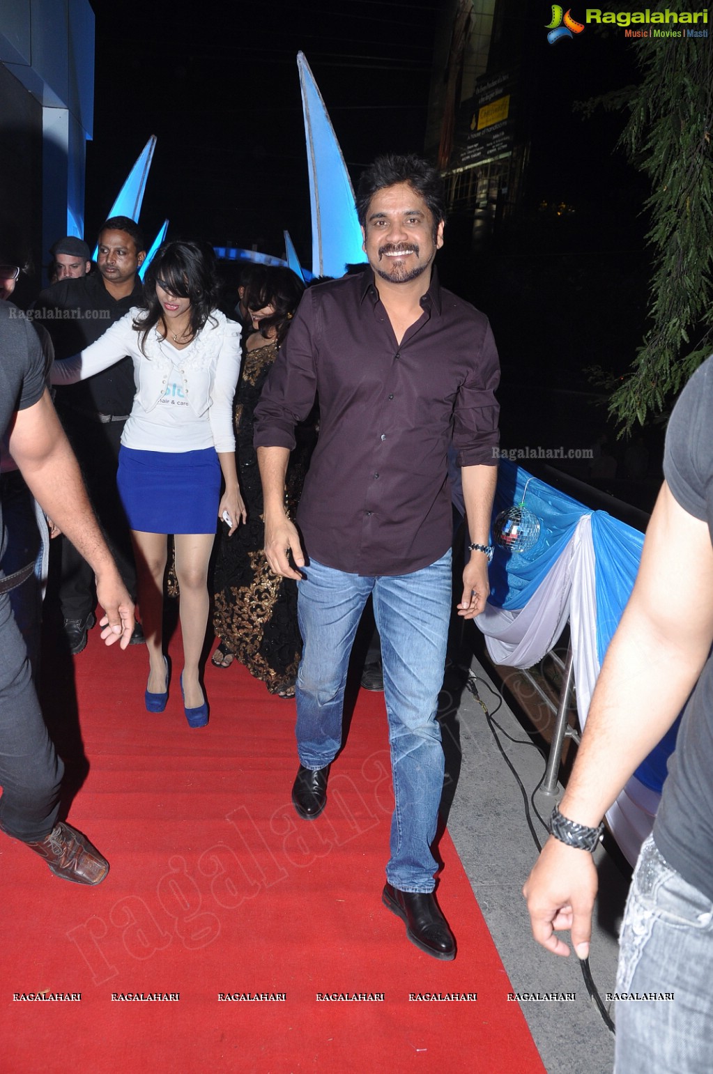 Nagarjuna launches b:blunt Salon, Hyderabad