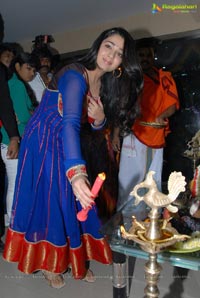 Charmi Naveena