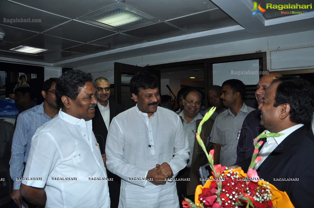 Chiranjeevi launches 'Human Colours of Telangana' Art Exhibition