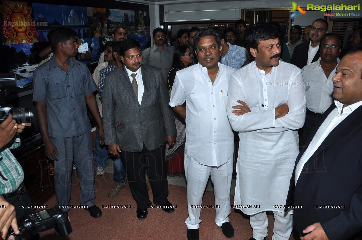 Chiranjeevi launches 'Human Colours of Telangana' Art Exhibition