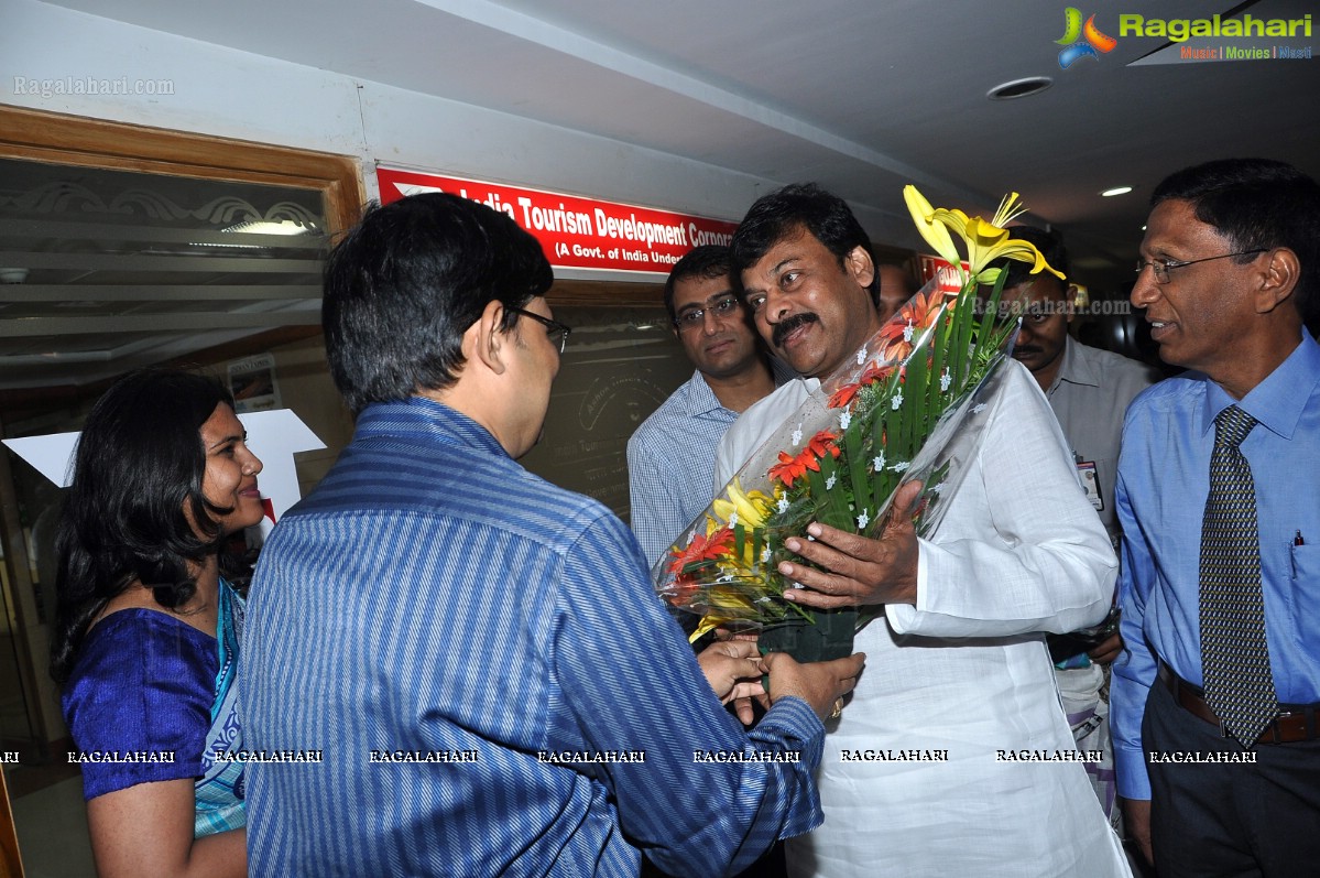 Chiranjeevi launches 'Human Colours of Telangana' Art Exhibition