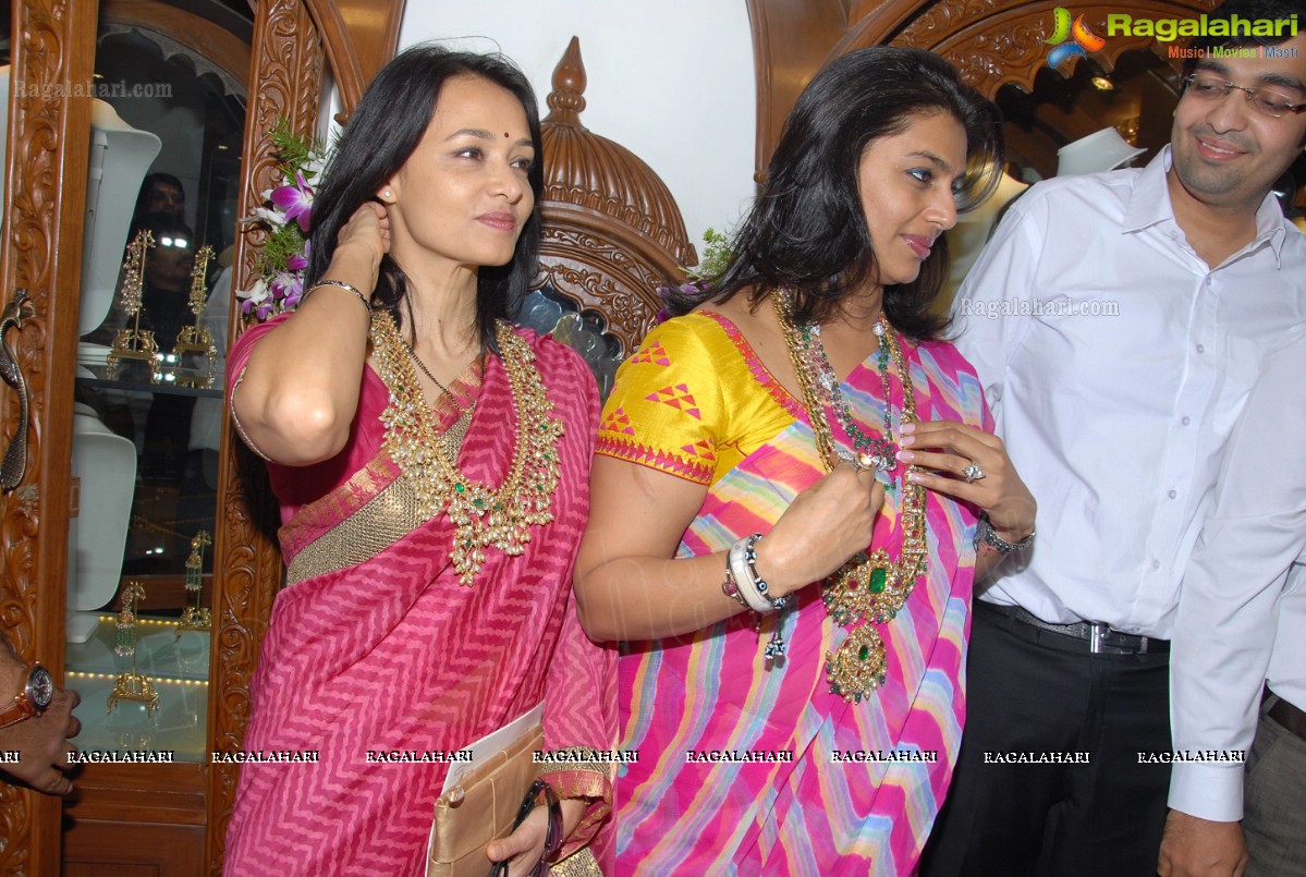 Amala Akkineni & Pinky Reddy launches Karni Jewellers, Hyderabad