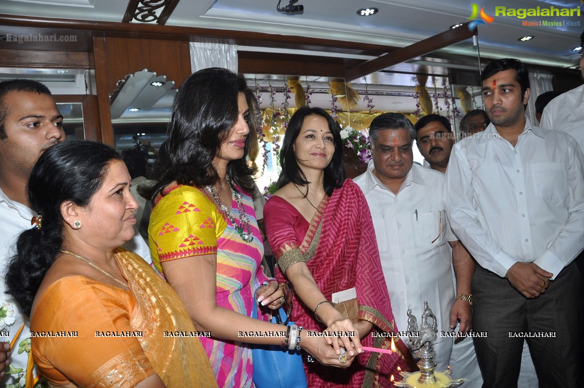 Amala Akkineni & Pinky Reddy launches Karni Jewellers, Hyderabad