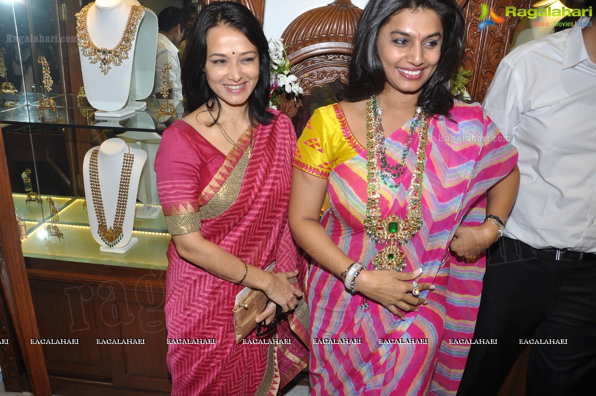 Amala Akkineni & Pinky Reddy launches Karni Jewellers, Hyderabad