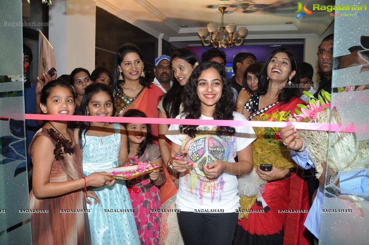 Nithya Menen inaugurates Lakme Salon at Kondapur, Hyderabad