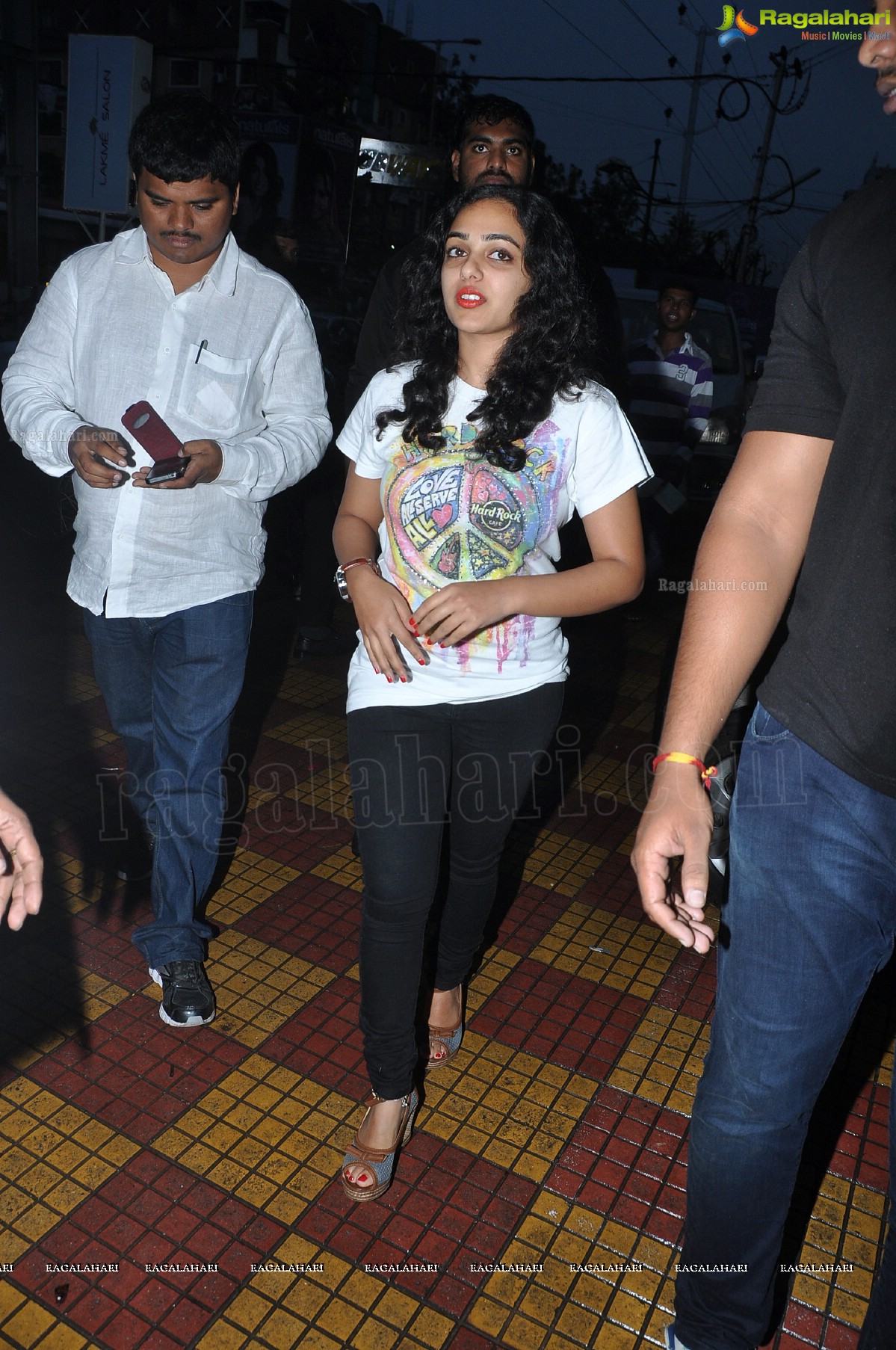 Nithya Menen inaugurates Lakme Salon at Kondapur, Hyderabad