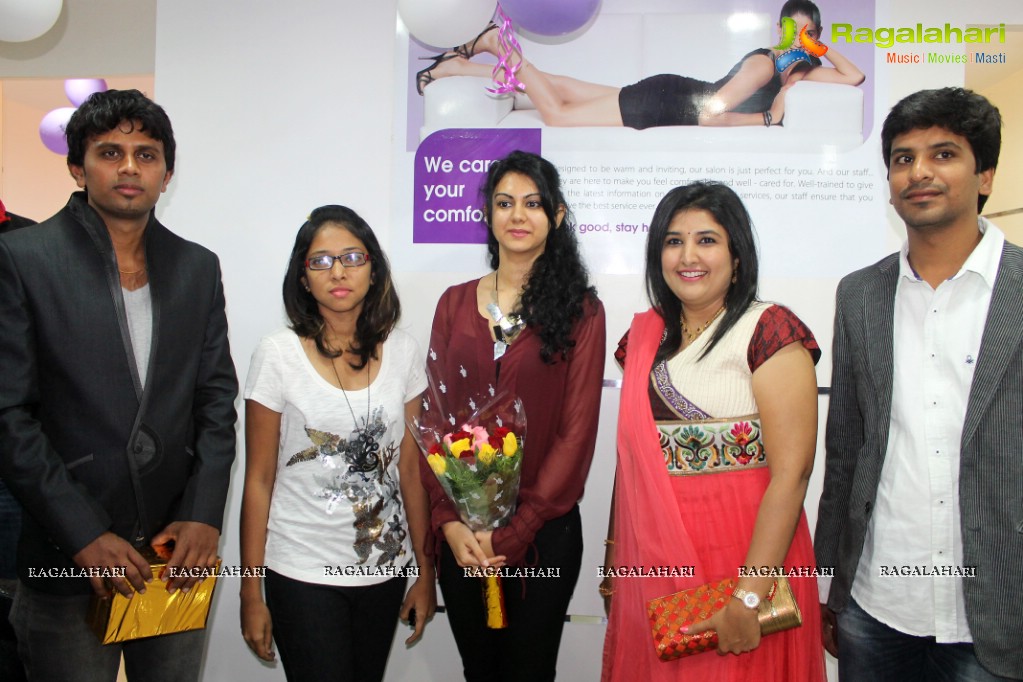 Kamana Jethmalani launches Naturals Franchise Salon, Secunderbad