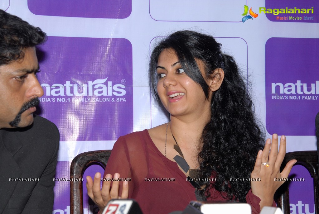 Kamana Jethmalani launches Naturals Franchise Salon, Secunderbad