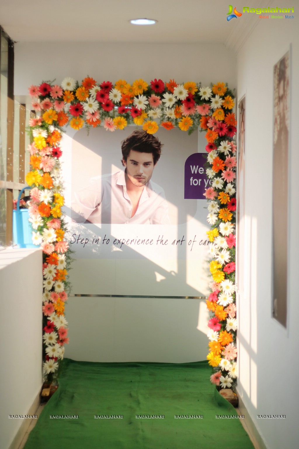 Kamana Jethmalani launches Naturals Franchise Salon, Secunderbad