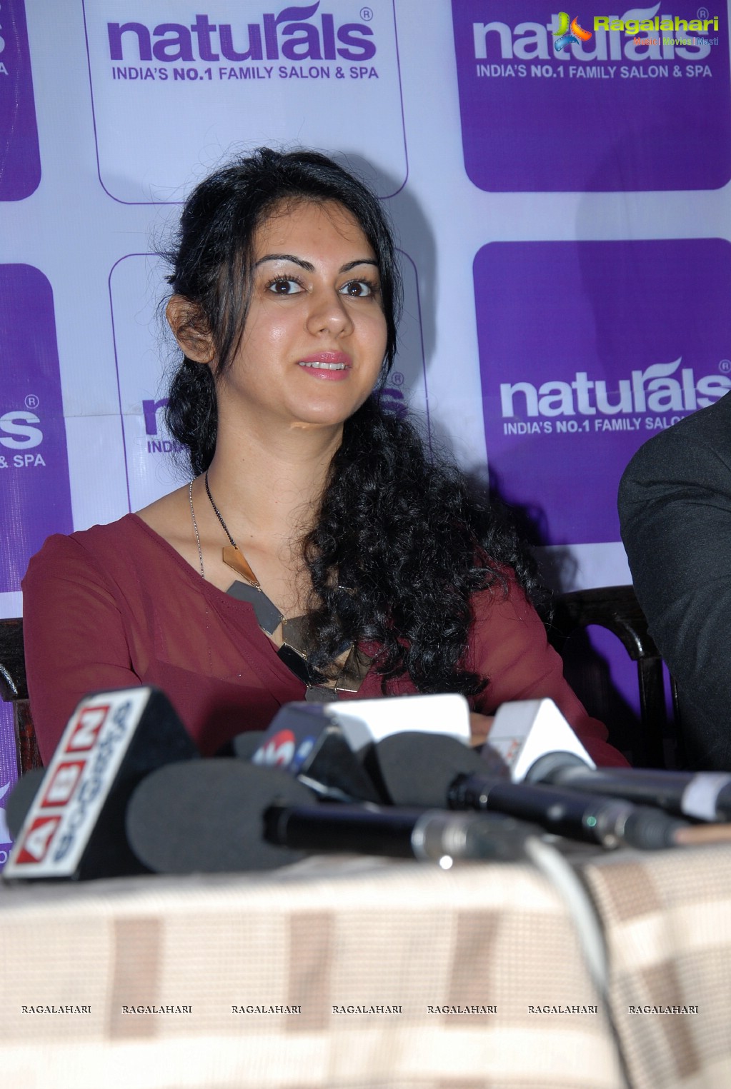 Kamana Jethmalani launches Naturals Franchise Salon, Secunderbad