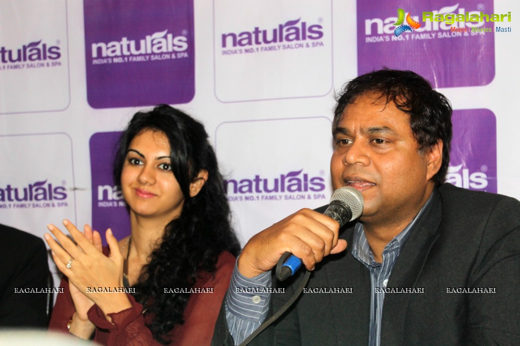 Kamana Jethmalani launches Naturals Franchise Salon, Secunderbad