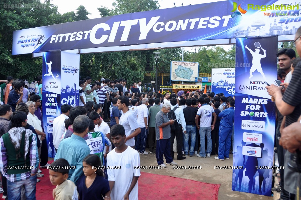 Sania Mirza participates at NDTV-Nirmal Walk for Fitness