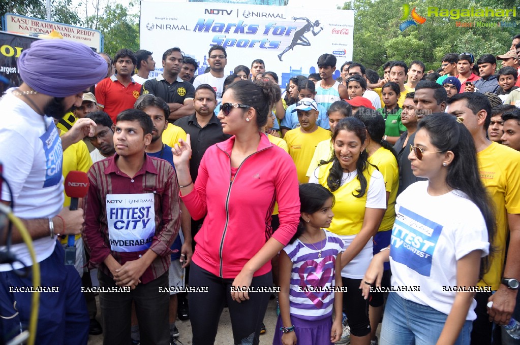 Sania Mirza participates at NDTV-Nirmal Walk for Fitness