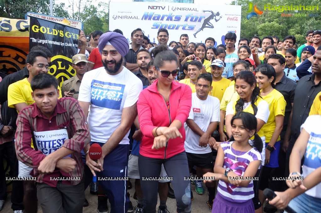 Sania Mirza participates at NDTV-Nirmal Walk for Fitness