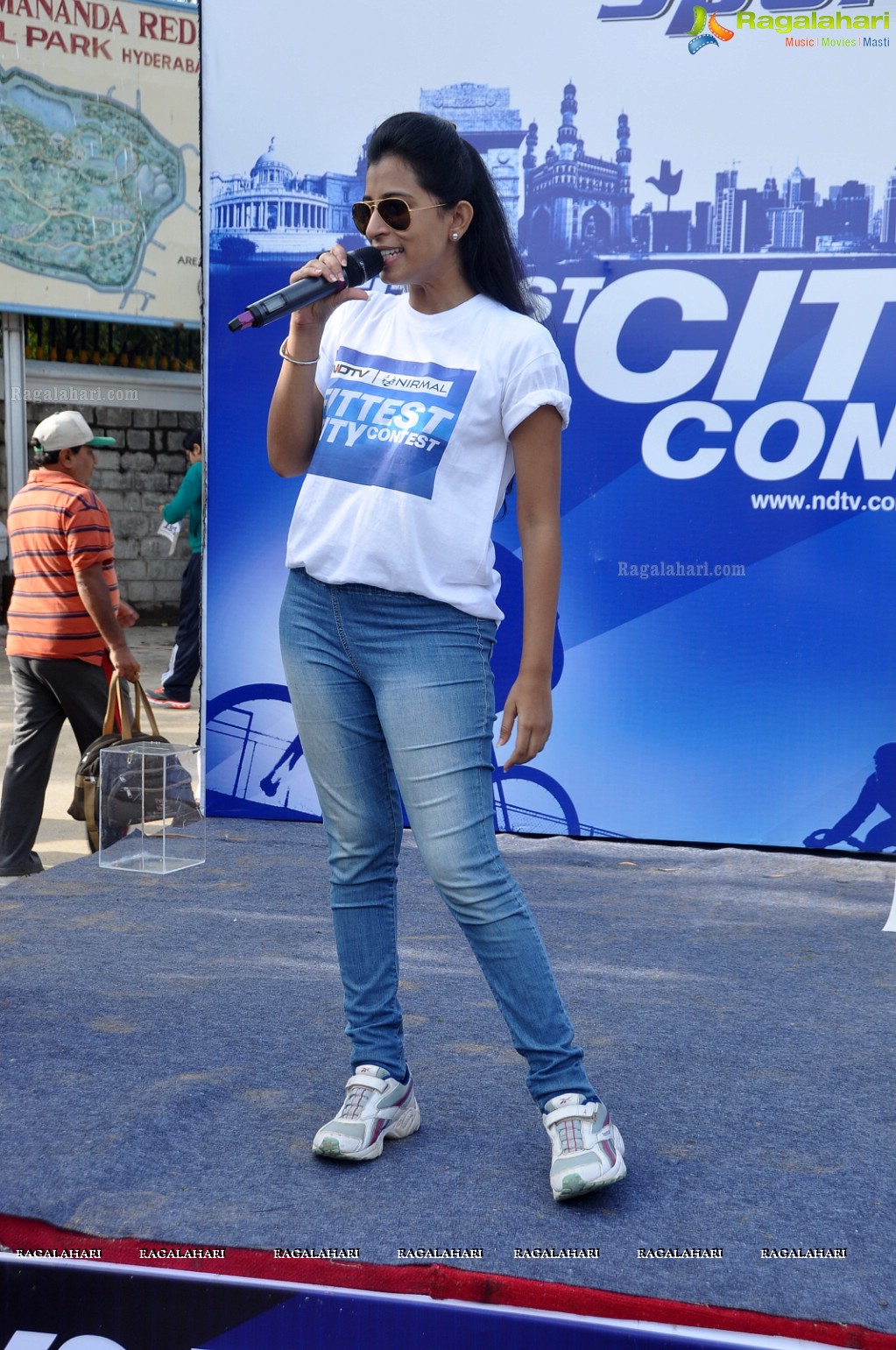 Sania Mirza participates at NDTV-Nirmal Walk for Fitness