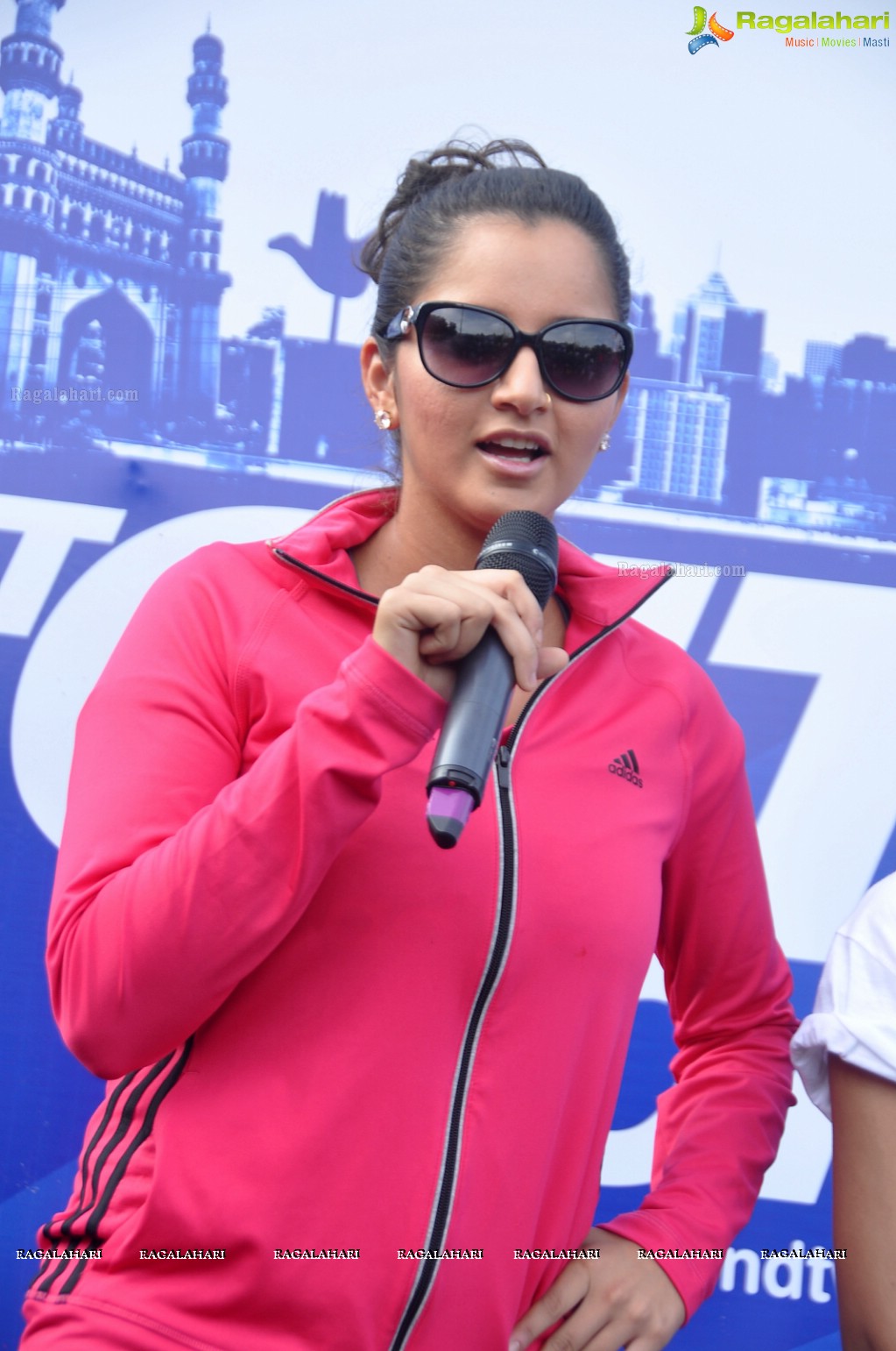 Sania Mirza participates at NDTV-Nirmal Walk for Fitness