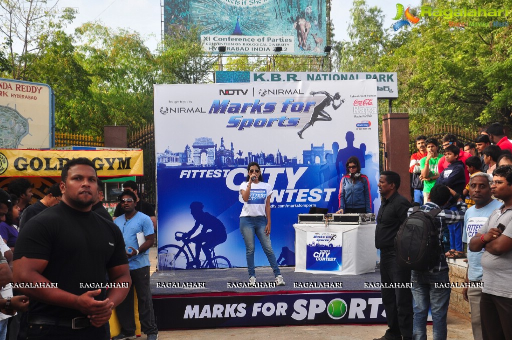 Sania Mirza participates at NDTV-Nirmal Walk for Fitness