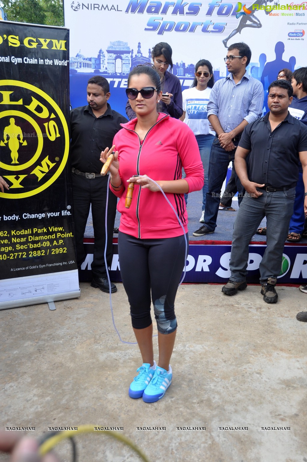 Sania Mirza participates at NDTV-Nirmal Walk for Fitness