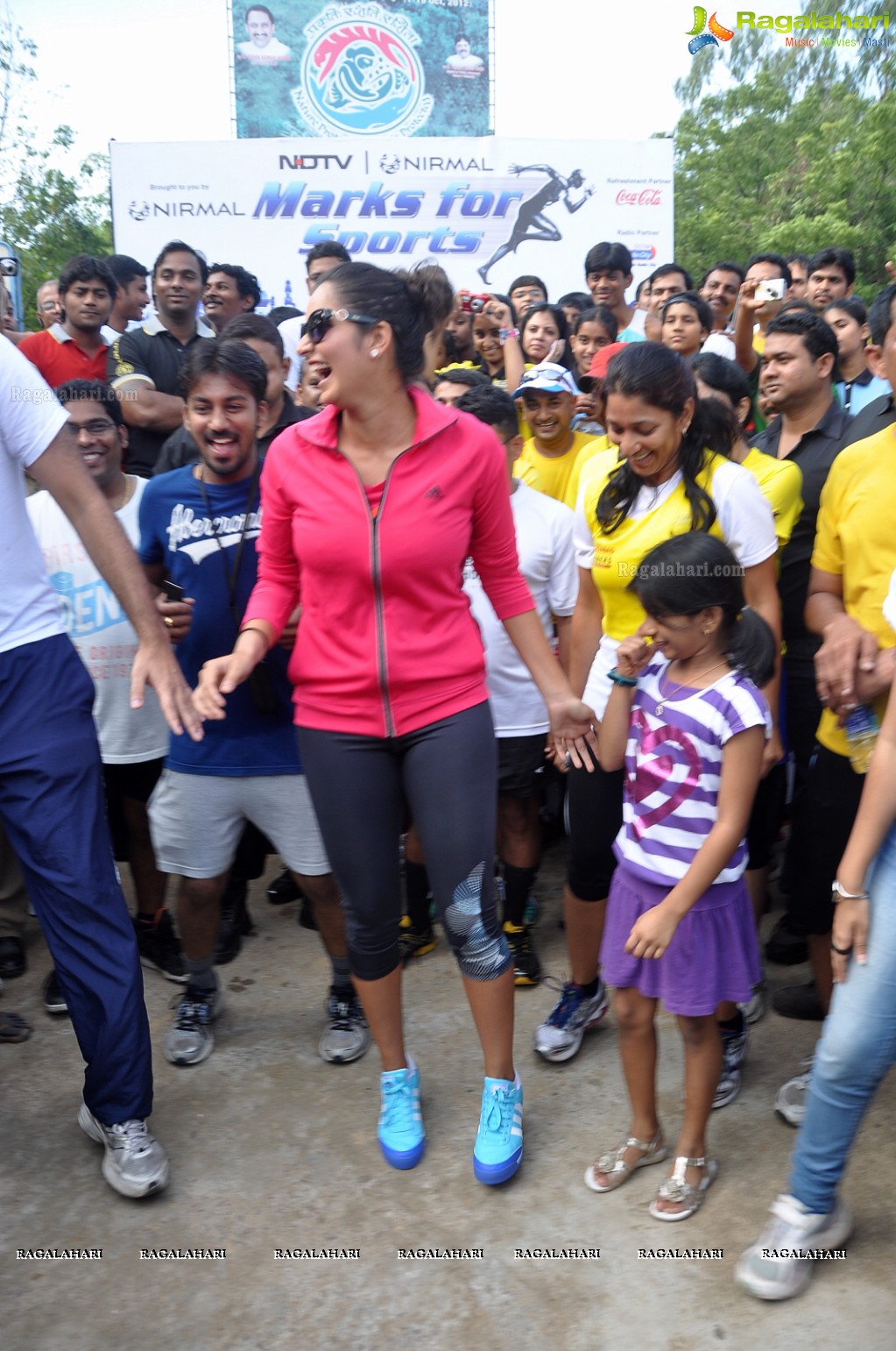 Sania Mirza participates at NDTV-Nirmal Walk for Fitness